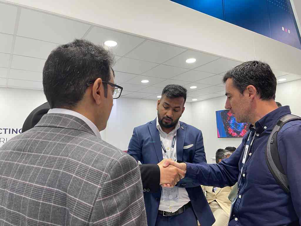 نرم افزار فروش آنلاین ، basisfly